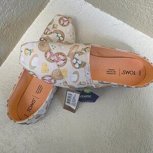 NWT Toms casual shoes